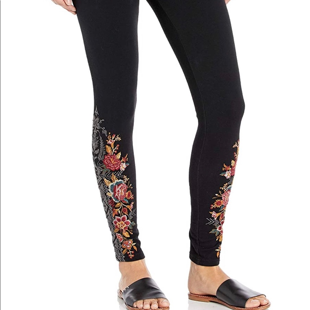 Embroidered leggings